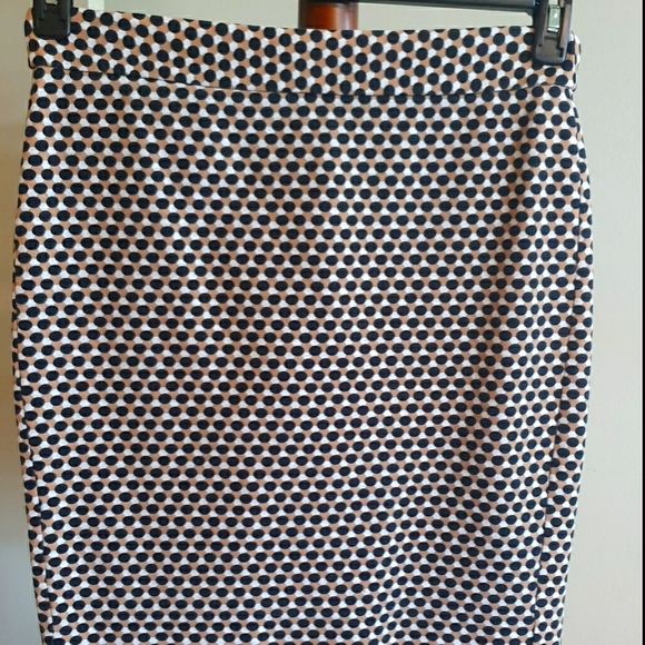 Skirt - Picture 3 of 4